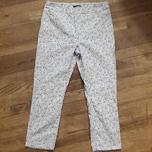 Mario Serrani White Capris with Blue Floral Print